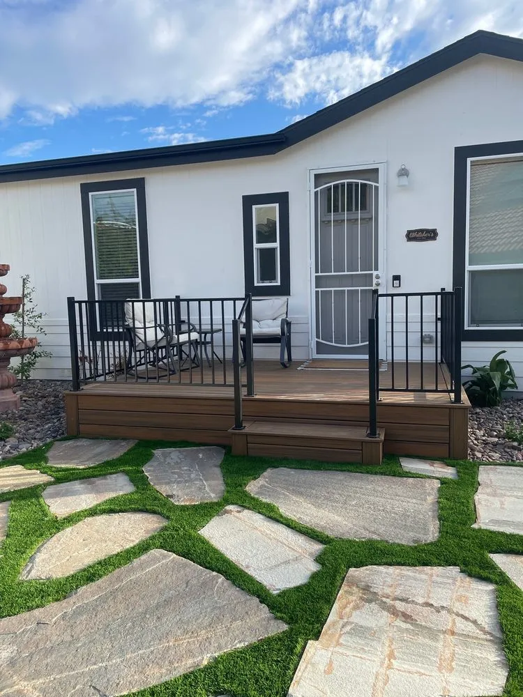 Trusted vinyl fence installation service in Perris, CA - SMW