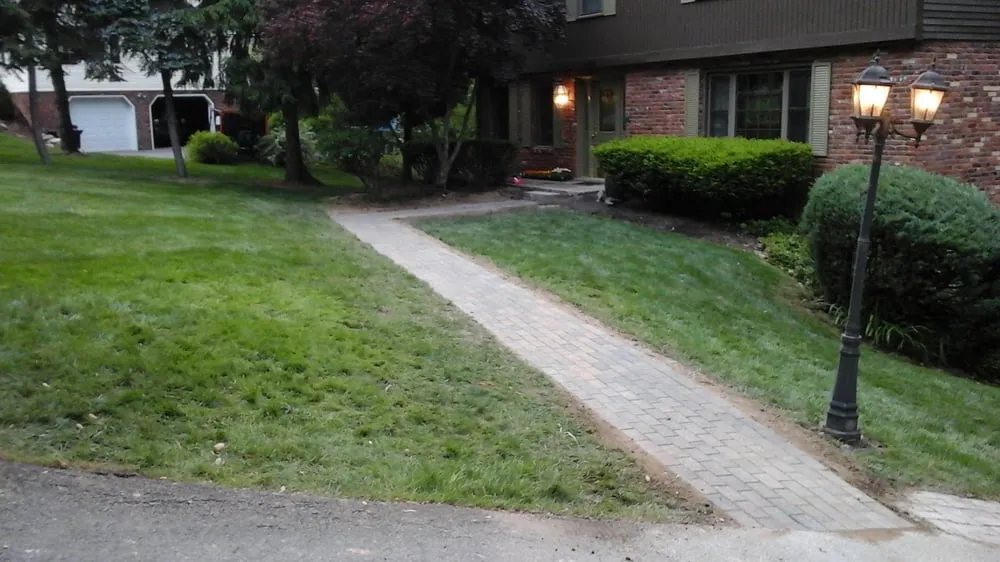 Quality wood fence service experts serving Pittsburgh, PA - Solid Contracting