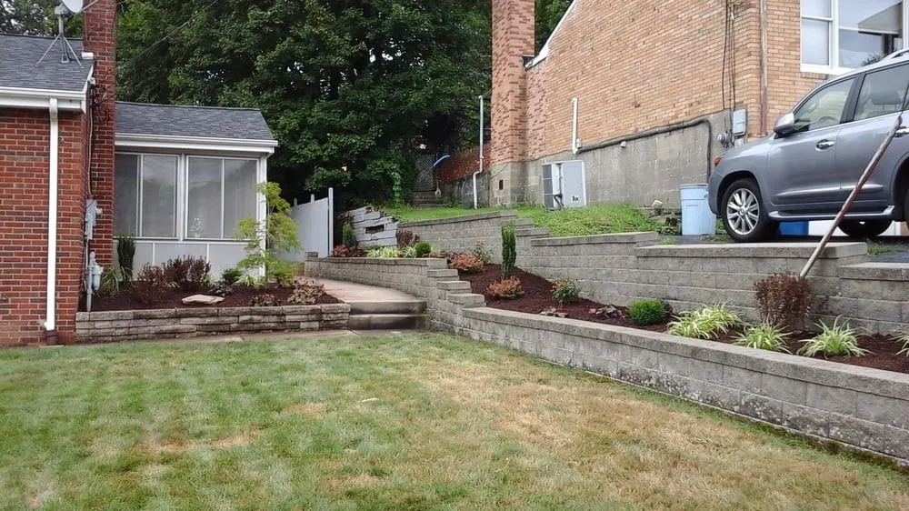 Top-rated vinyl fence installation service in Pittsburgh, PA - Solid Contracting