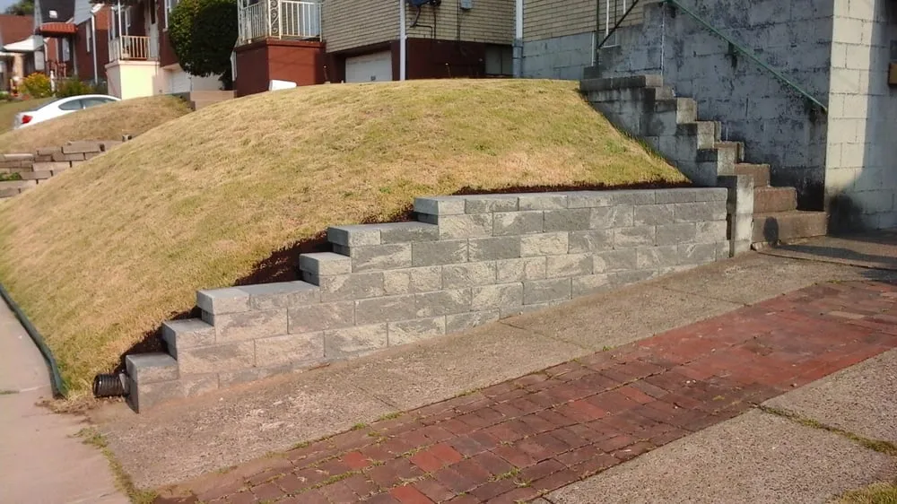 Affordable privacy fencing service in Pittsburgh, PA - Solid Contracting