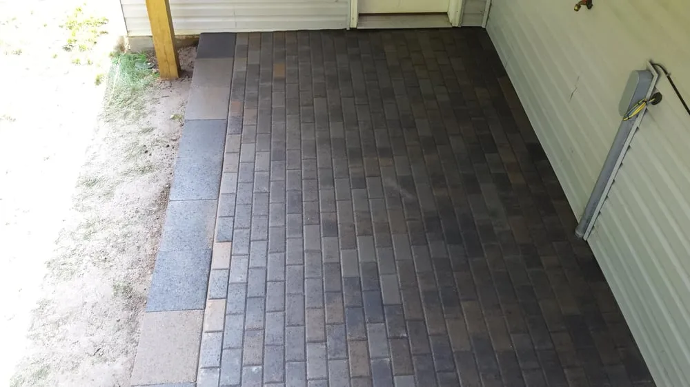 Reliable vinyl fence installation in Pittsburgh, PA by Solid Contracting