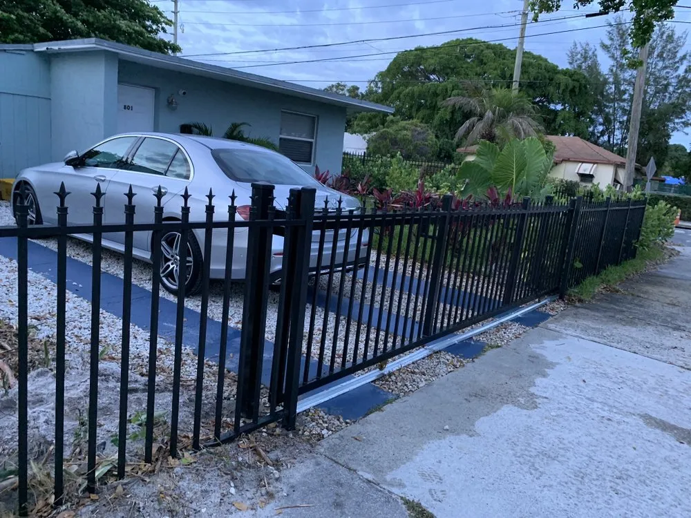 Reliable privacy fencing service in Pompano Beach, FL - Solid Fencing