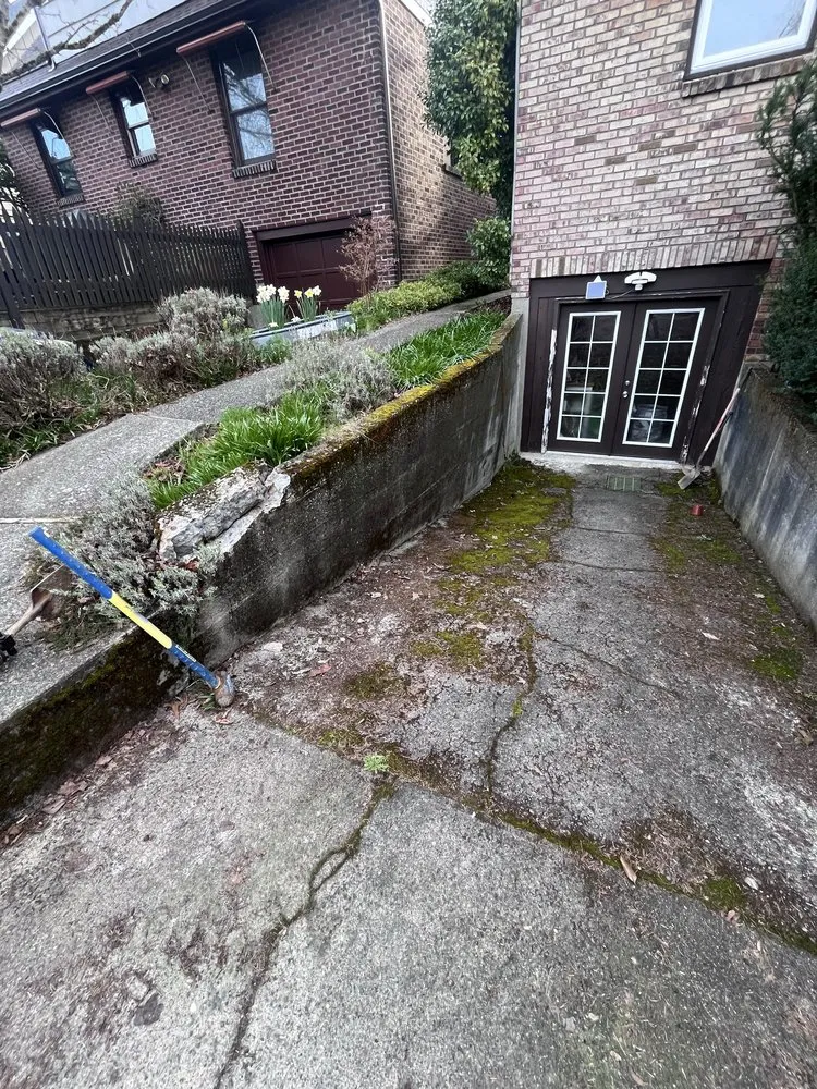 Expert privacy fencing for homes in Everett, WA by Solid Ground Landscape