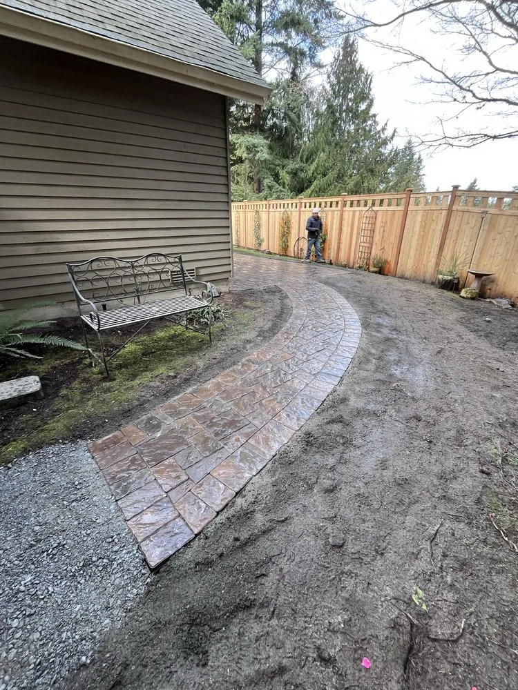 Professional privacy fencing experts serving Everett, WA - Solid Ground Landscape