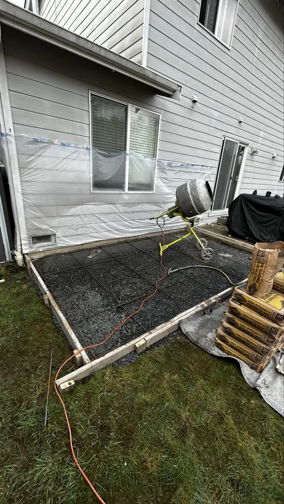 Reliable vinyl fence installation experts serving Everett, WA - Solid Ground Landscape