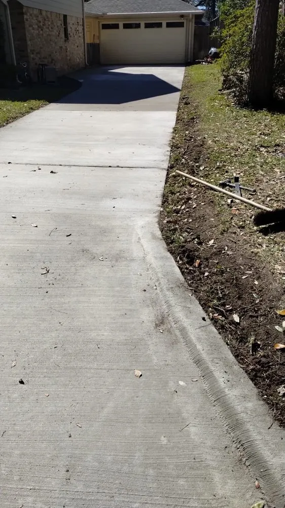 Affordable vinyl fence installation for homes in Katy, TX by Solid Ground Solutions