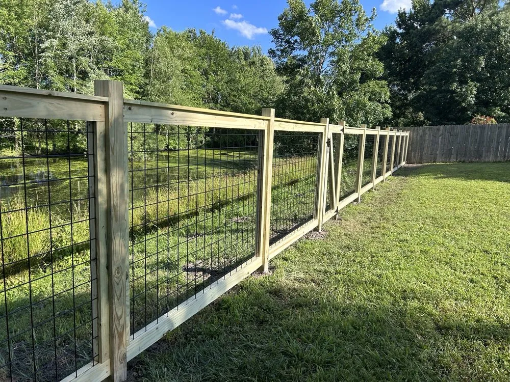 Reliable wood fence service experts serving Virginia Beach, VA - Solid Structures