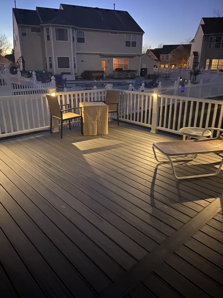 Quality wood fence service experts serving Virginia Beach, VA - Solid Structures