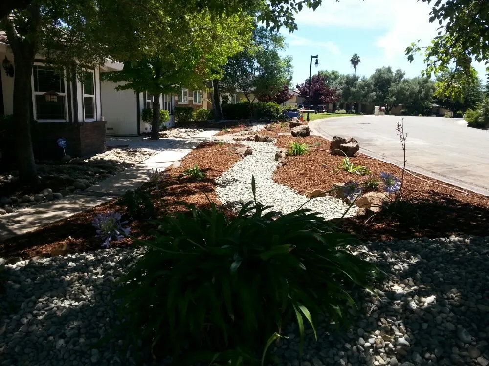 Professional vinyl fence installation experts serving Redding, CA - SRH General Engineering