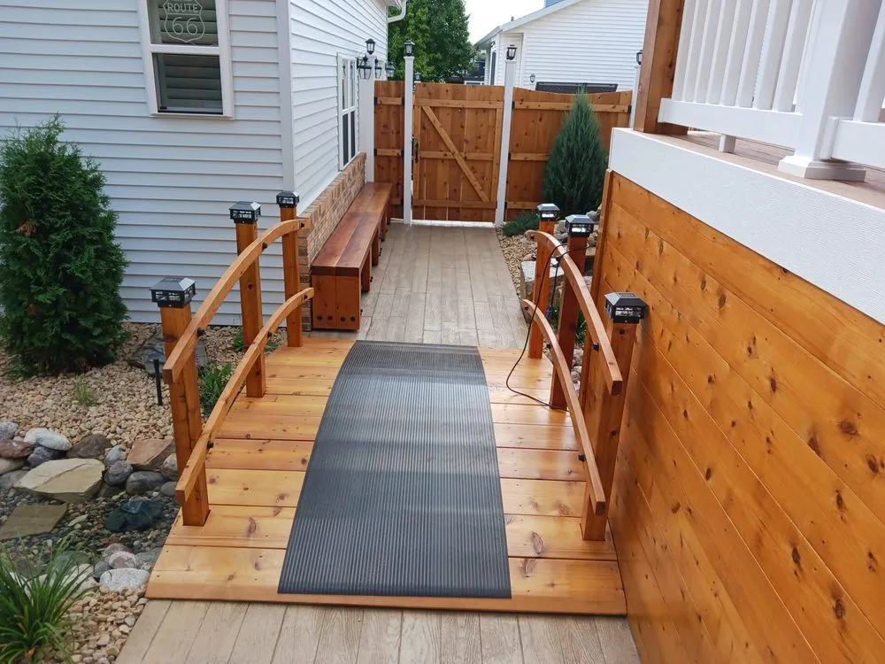 Professional wood fence service experts serving Fargo, ND - Stringline Projects