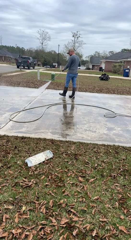 Top-rated vinyl fence installation for homes in Mobile, AL by Studs Contracting