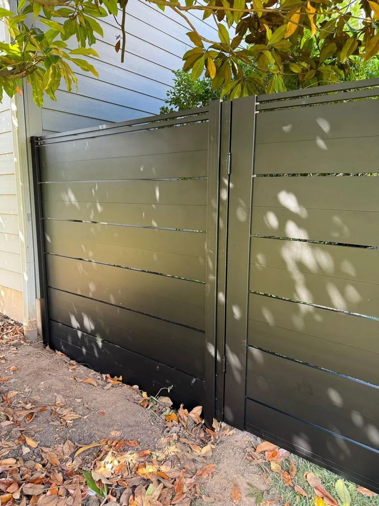 Trusted vinyl fence installation for homes in Calabasas, CA by Sunset