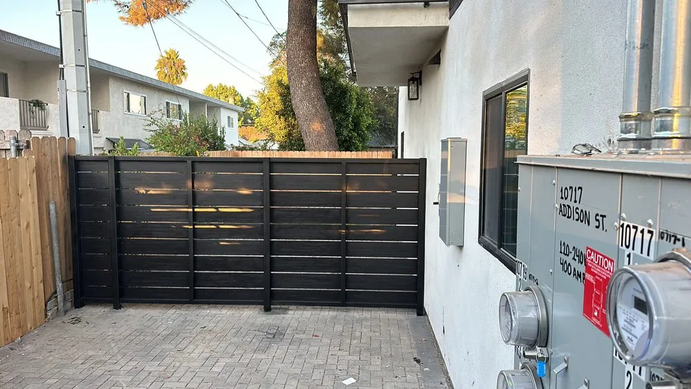 Expert vinyl fence installation for homes in Calabasas, CA by Sunset