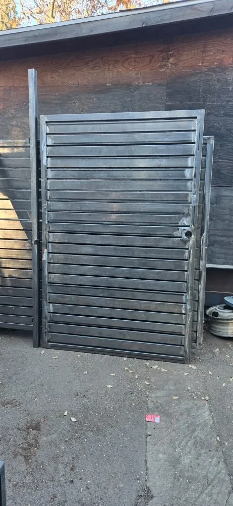 Trusted vinyl fence installation in Pasadena, CA by Sunset Welding