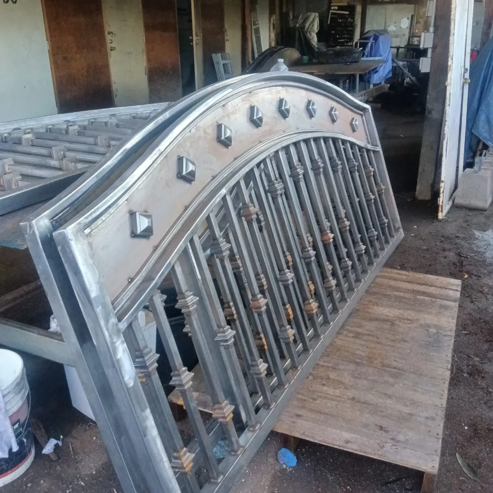 Professional wood fence service service in Pasadena, CA - Sunset Welding