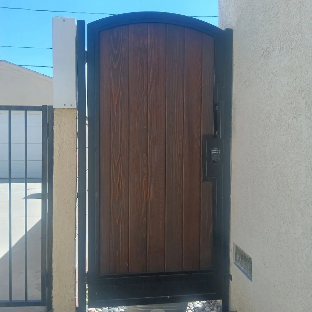 Expert chain link fencing service in Pasadena, CA - Sunset Welding