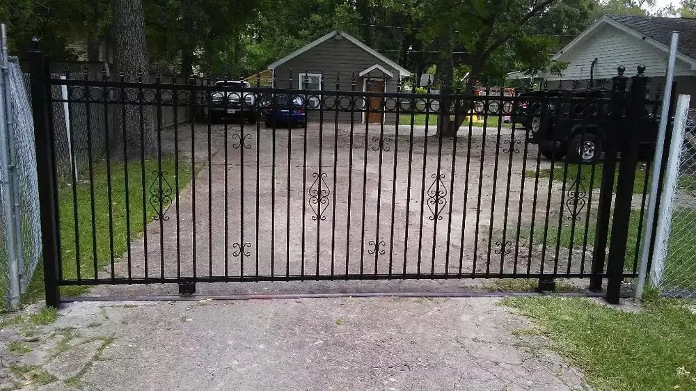 Affordable fence repair experts serving Spring, TX - Supreme Gate