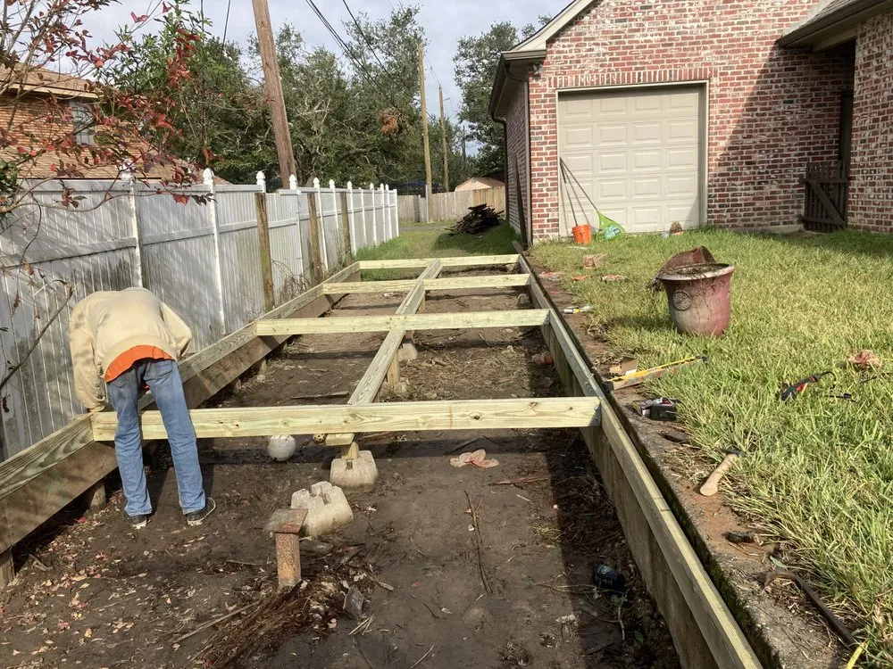 Trusted wood fence service in Kenner, LA by Sweets Contracting