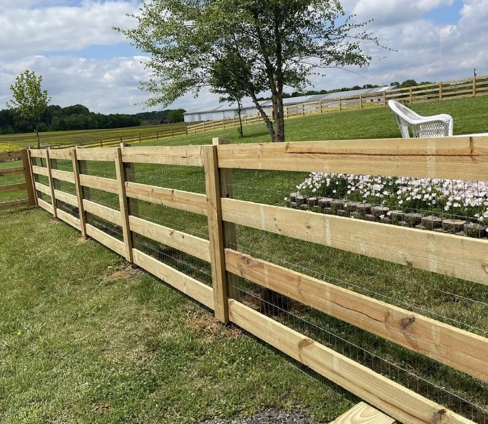 Professional privacy fencing for homes in Springfield, TN by Syndicate