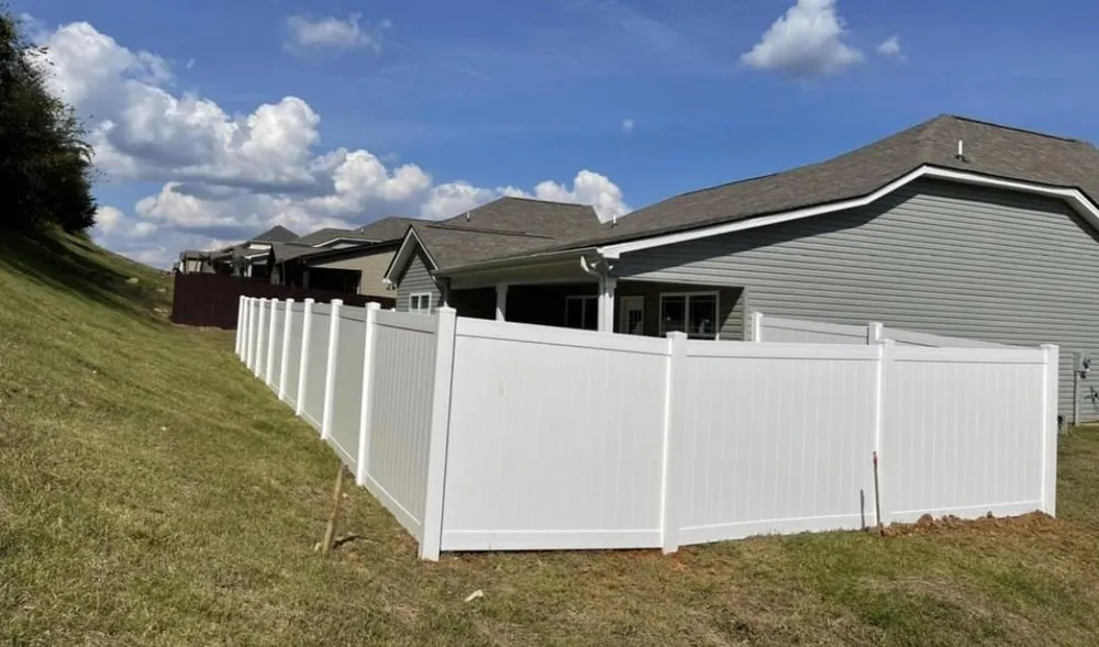 Affordable fence repair for homes in Springfield, TN by Syndicate