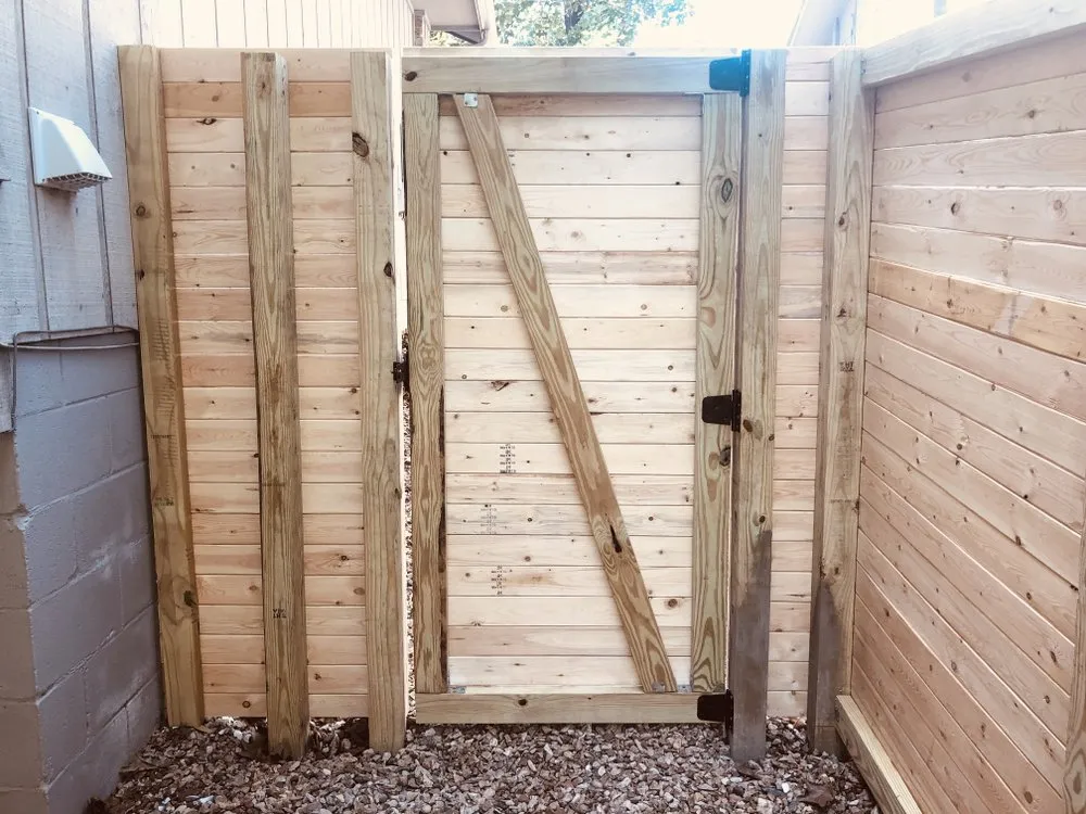 Reliable vinyl fence installation for homes in Lowell, AR by TCHW Contracting