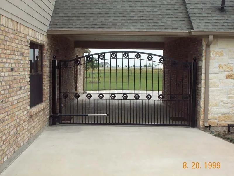 Professional fence repair experts serving Houston, TX - Texas Solid Ground
