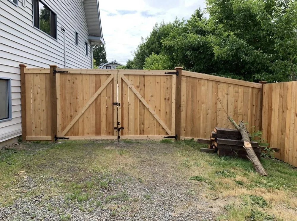 Local fence repair for homes in Union city, CA by TH General Engineering