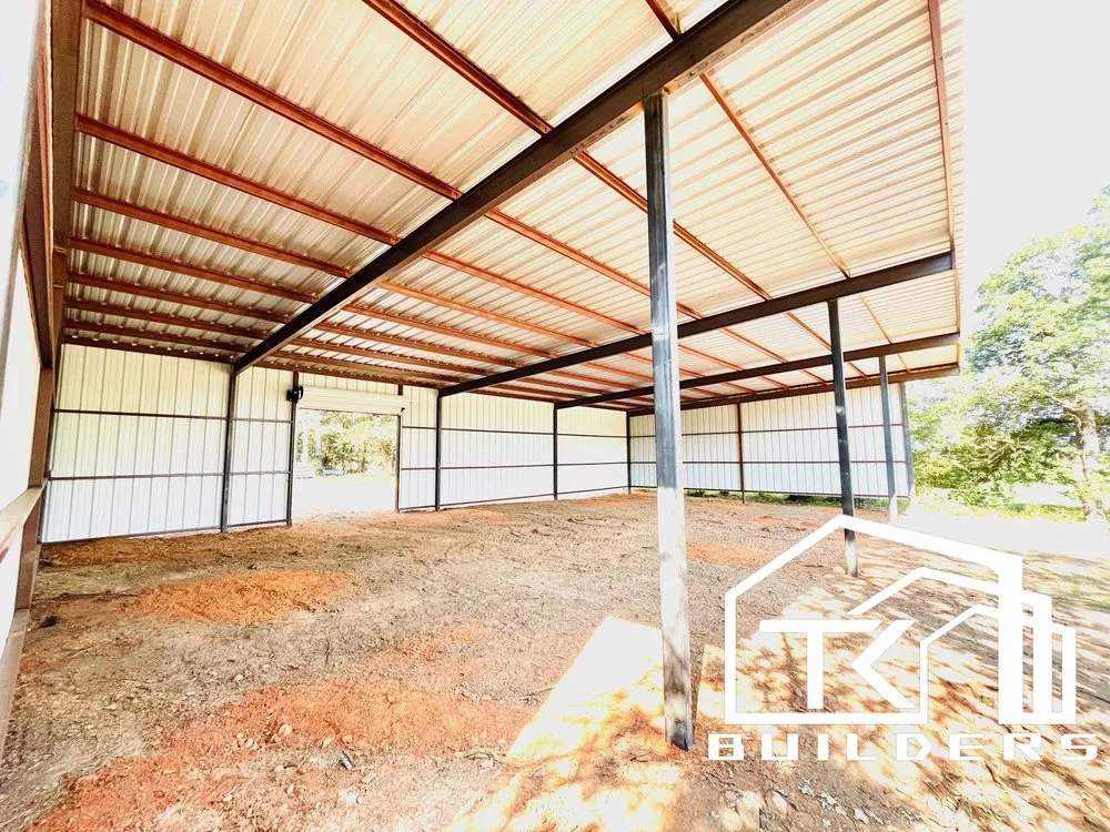 Expert chain link fencing in Thorndale, TX by TK Builders