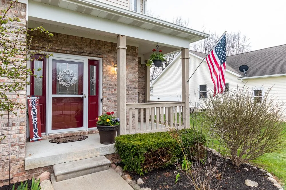 Quality vinyl fence installation for homes in Bloomfield Township, MI by Transformative