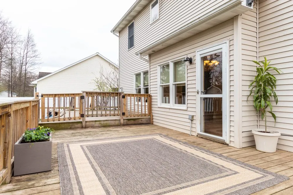 Local fence installation service in Bloomfield Township, MI - Transformative