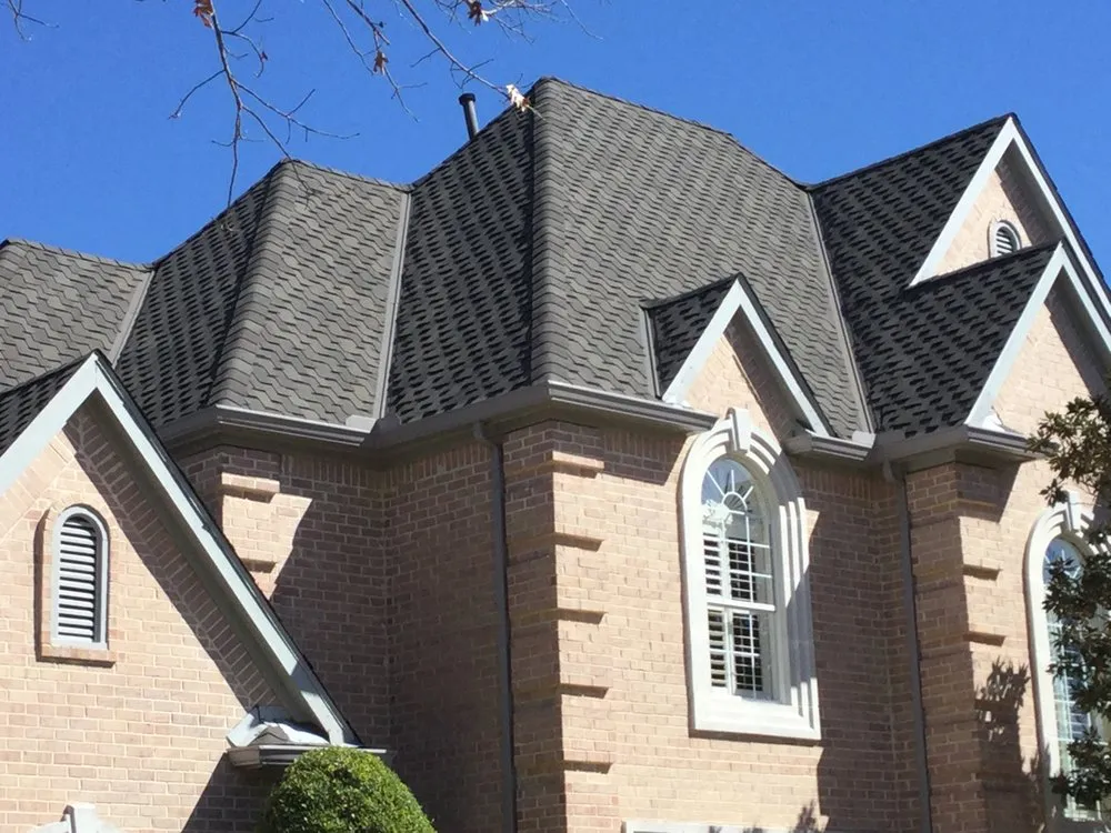 Quality vinyl fence installation experts serving Mansfield, TX - Trinity Roofing & Construction