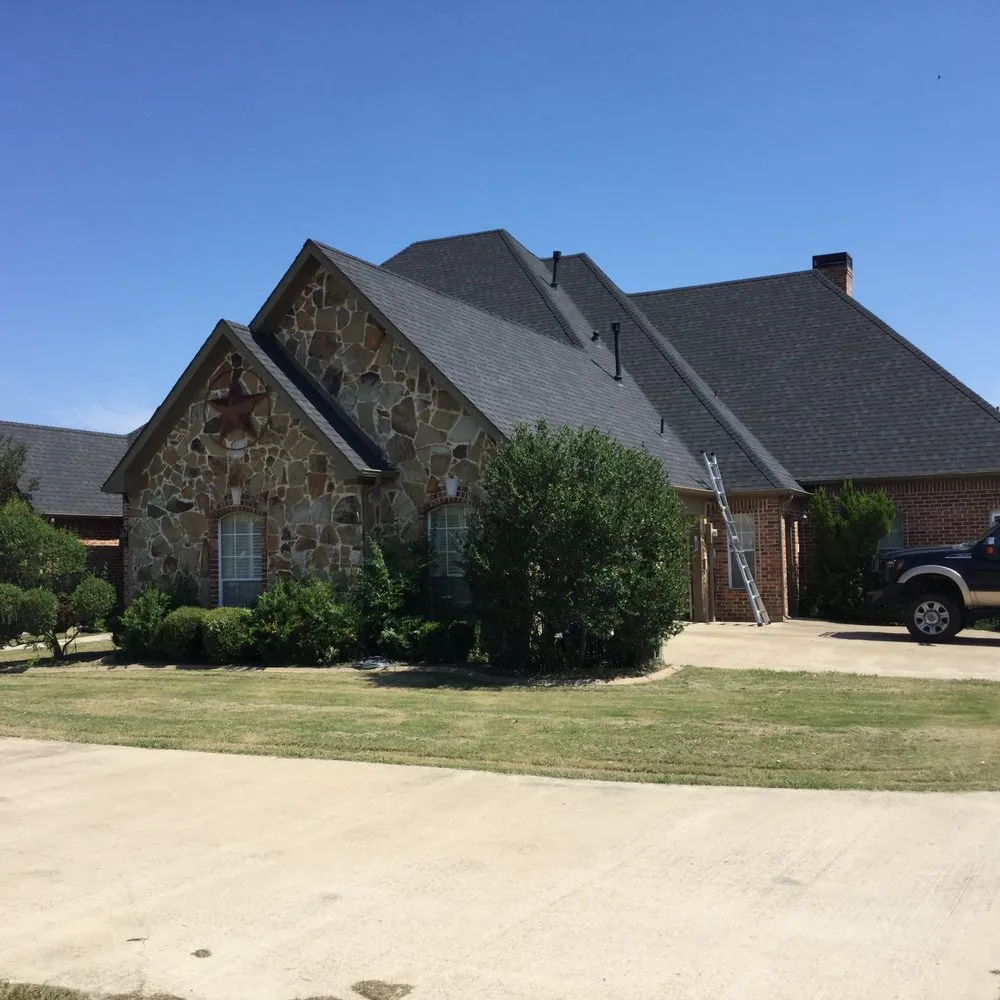 Local fence repair experts serving Mansfield, TX - Trinity Roofing & Construction