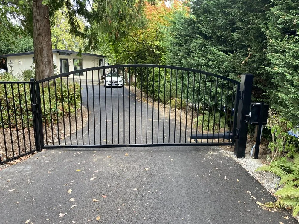 Expert vinyl fence installation in Sumner, WA by True Construction
