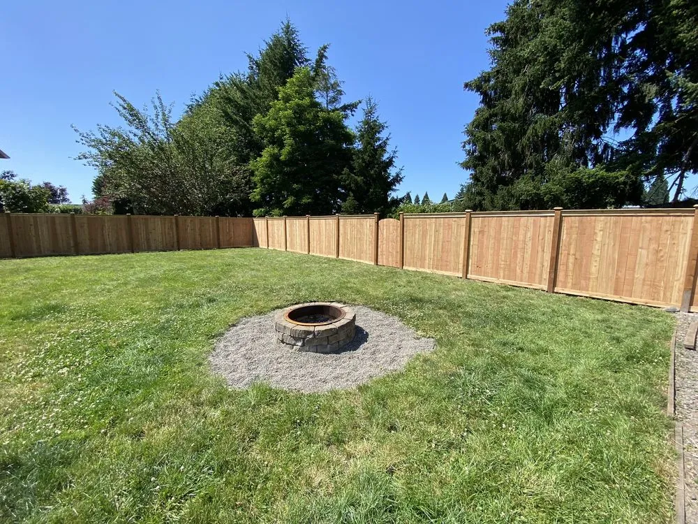Top-rated vinyl fence installation experts serving Sumner, WA - True Construction