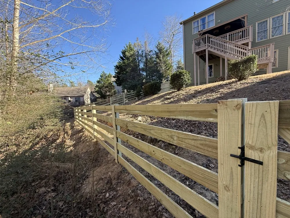 Reliable fence repair experts serving Commerce, GA - Truebuilt Deck & Fence
