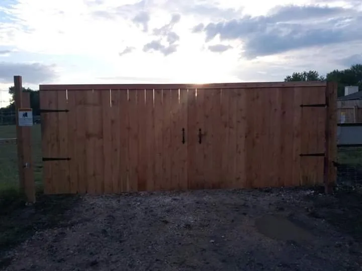 Quality vinyl fence installation experts serving Buda, TX - Turnkey Systems