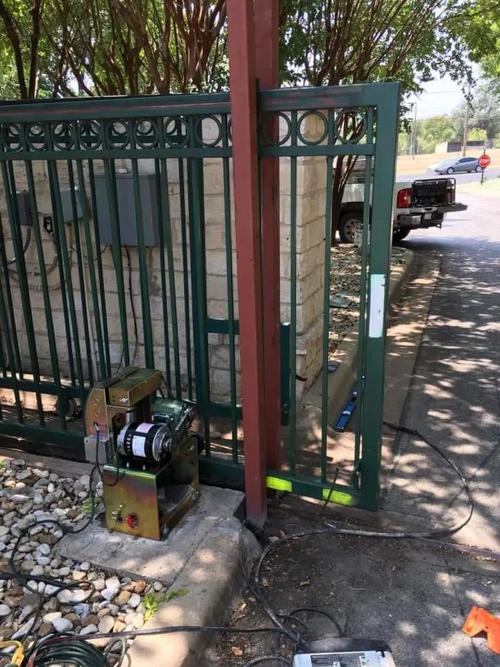 Local vinyl fence installation service in Buda, TX - Turnkey Systems