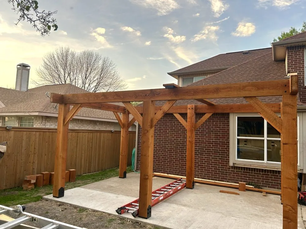 Expert wood fence service experts serving Azle, TX - TX Contracting