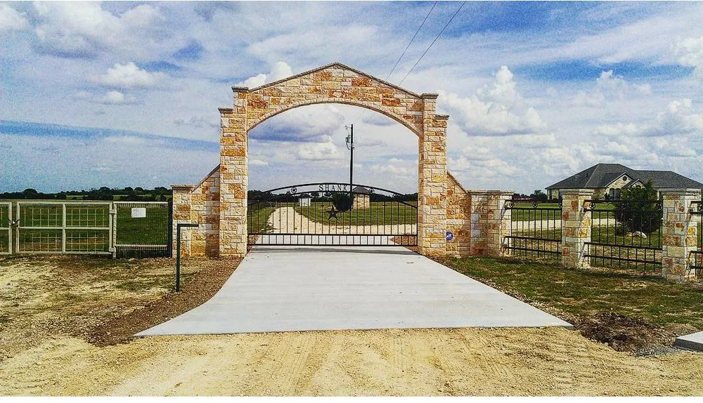 Affordable chain link fencing for homes in Tolar, TX by TX Gate Master