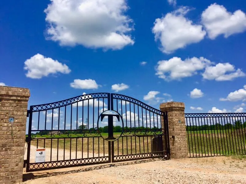 Expert vinyl fence installation in Marshall, TX by TXGates