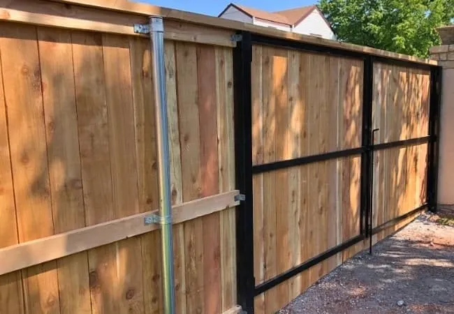 Expert chain link fencing service in Springfield, MO - Vector Fence