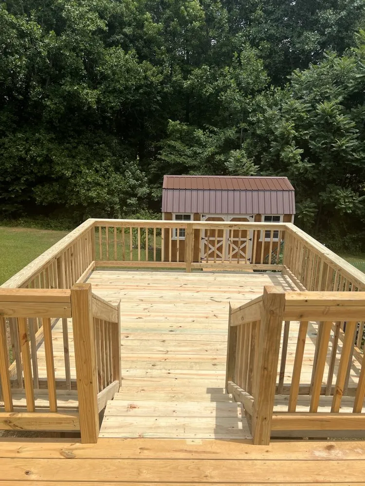 Local fence installation experts serving Henderson, NC - Versadecks