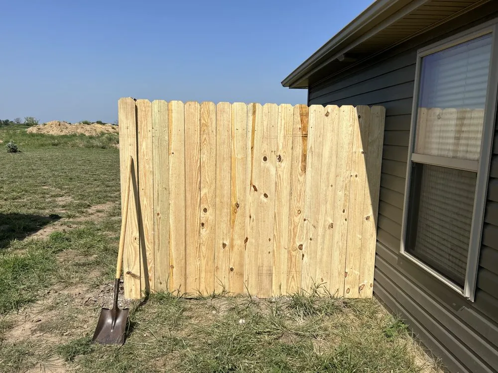 Quality vinyl fence installation experts serving Joplin, MO - Walker Projects