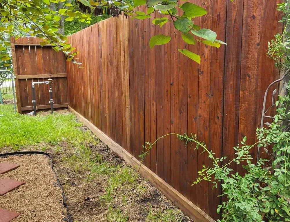 Affordable wood fence service experts serving TX, TX - Warren Staining Services