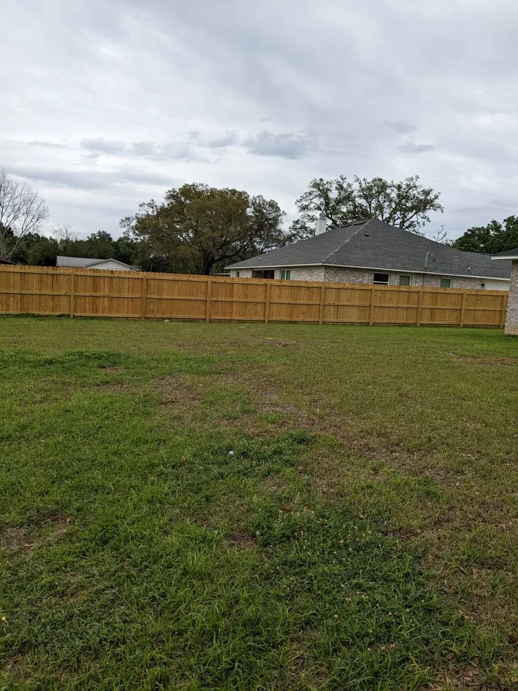 Reliable privacy fencing experts serving Pace, FL - Wisecombllc