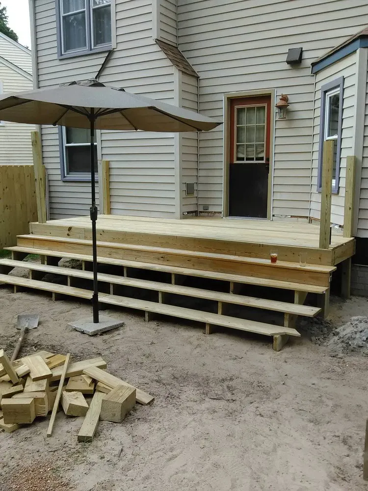 Local wood fence service in Pace, FL by Wisecombllc