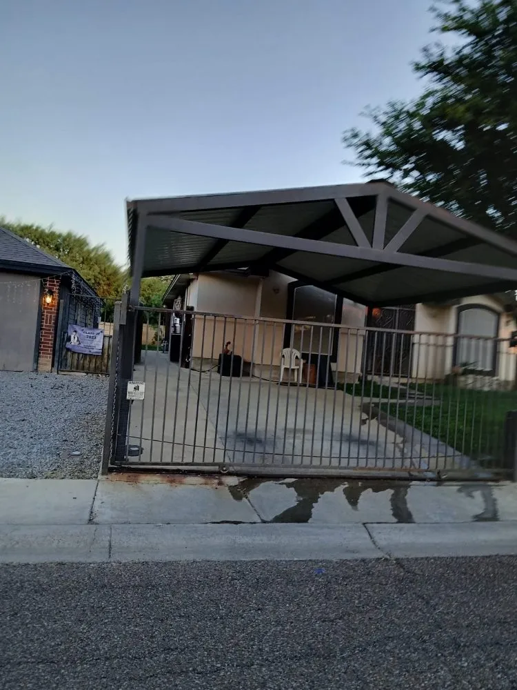 Affordable vinyl fence installation in Laredo, TX by WOPE
