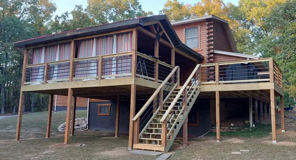 Quality wood fence service service in Eldon, MO - Your Right Hand Man