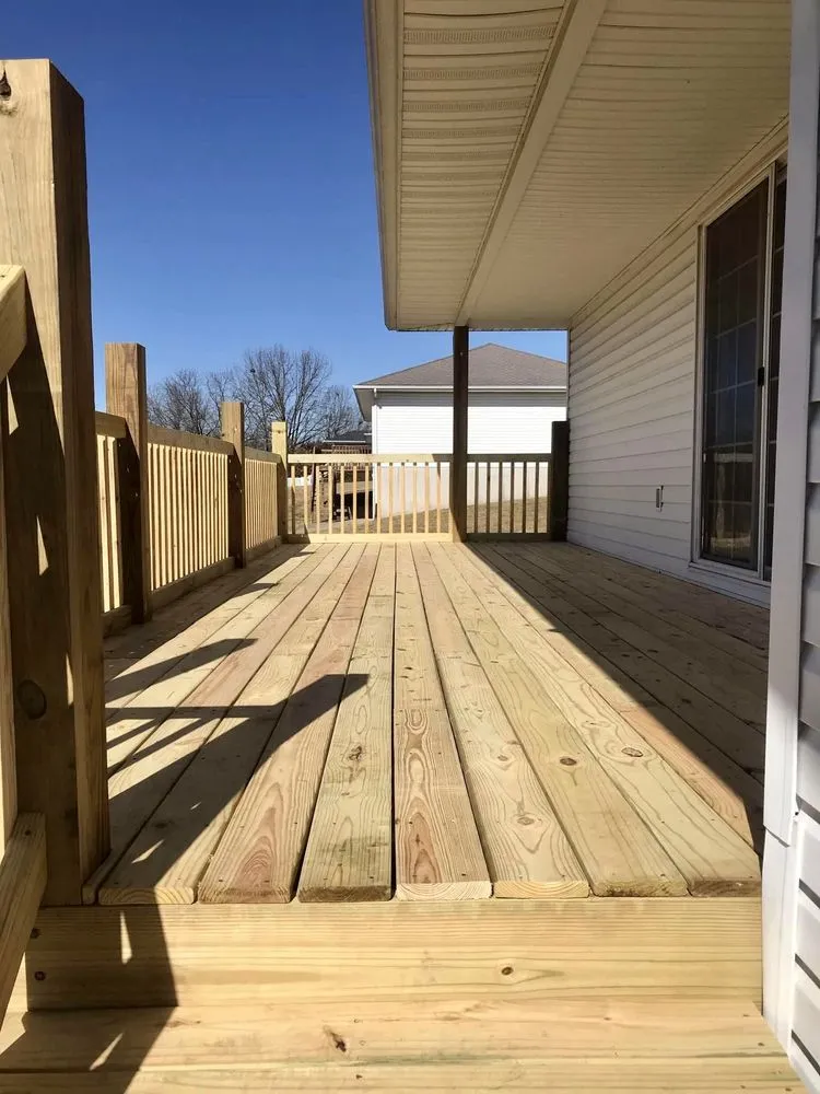 Quality vinyl fence installation for homes in Eldon, MO by Your Right Hand Man