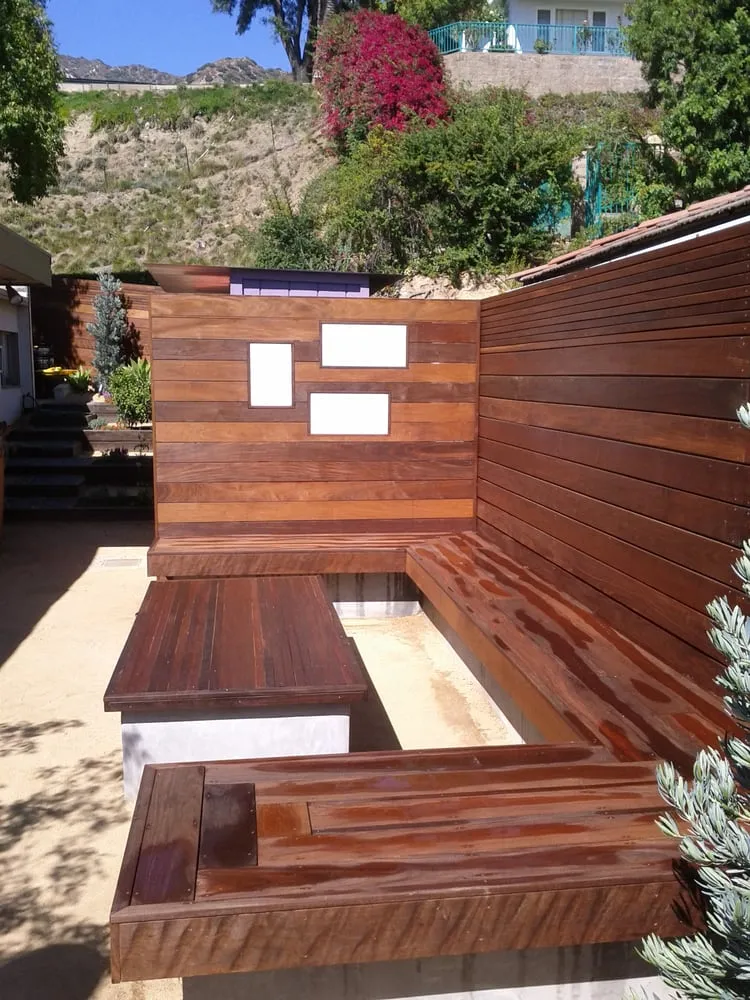 Quality fence installation service in Burbank, CA - YourDeckBuilder